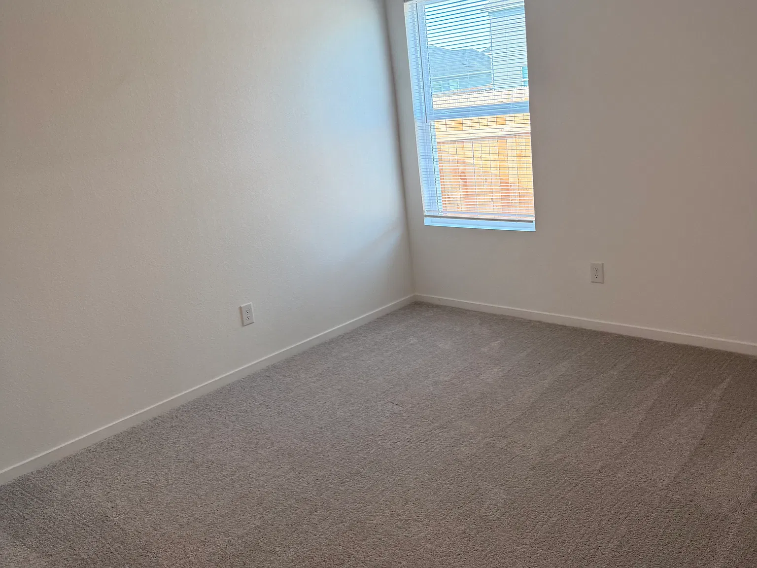 4 bed, 1500 sqft, $1,850 — Photo 3