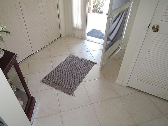 3rd image of 1231 S Lakes End Dr APT A