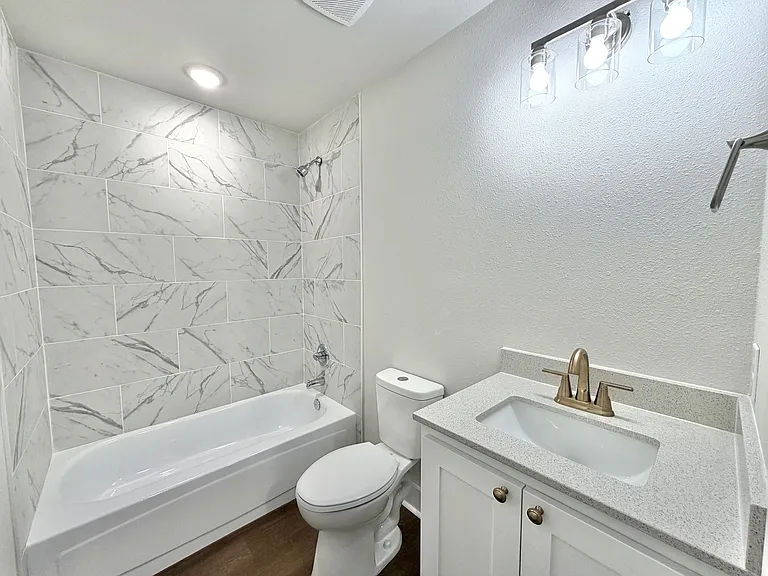 1401 Lincoln St — Photo 9