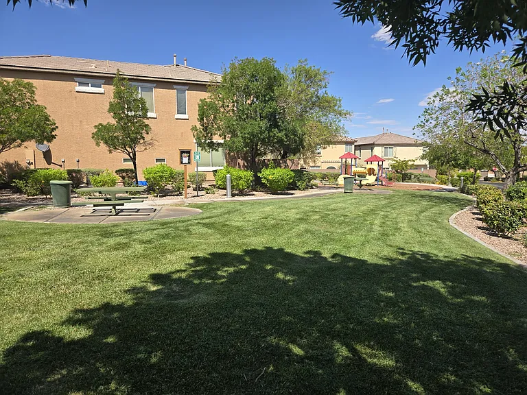 8237 Brilliant Pompon Pl — Photo 14