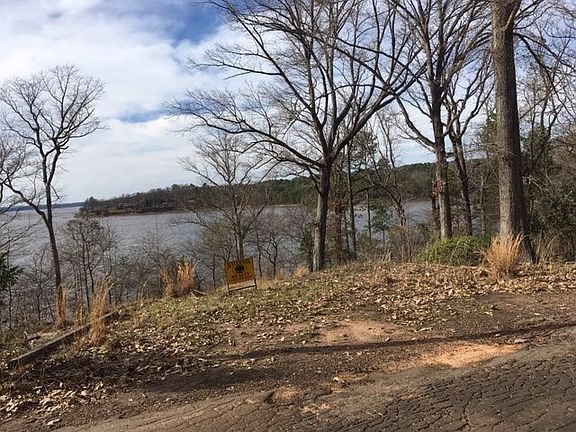 5th image of 200 Lakeside Pl