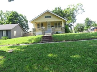 201 E Ottawa St, Paola, KS 66071