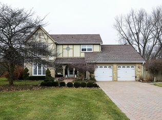 40W676 White Fence Way, St Charles, IL 60175