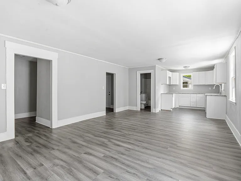 925 Elm St — Photo 13
