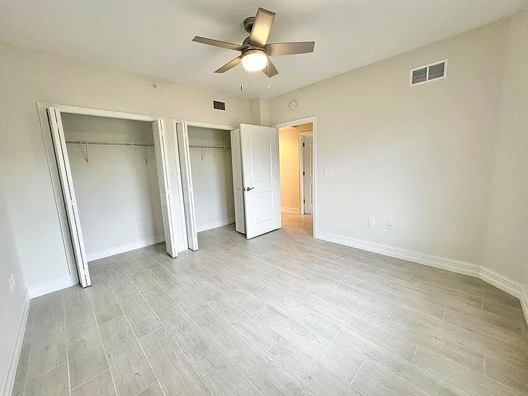 1825 Riverside Dr #404 — Photo 10