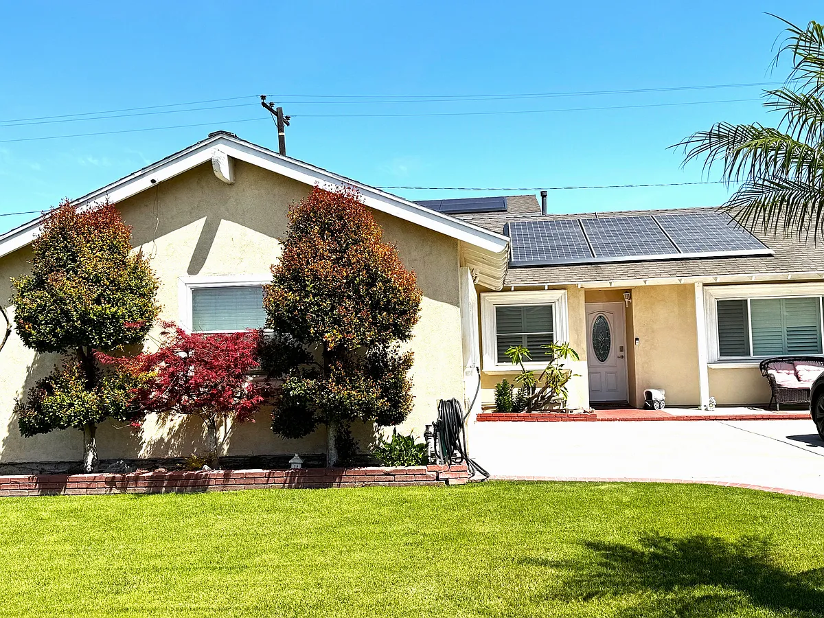Building Photo - 17442 Jefferson Ln