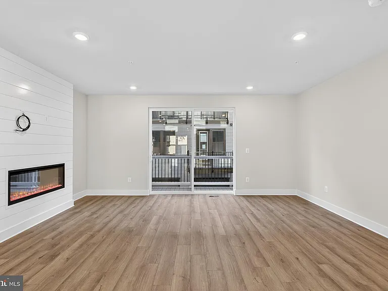 2507 Light St — Photo 41