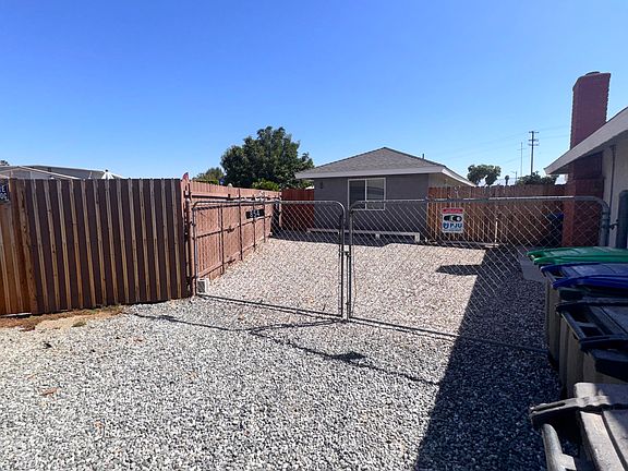 2nd image of 854 Cardona Pl #854