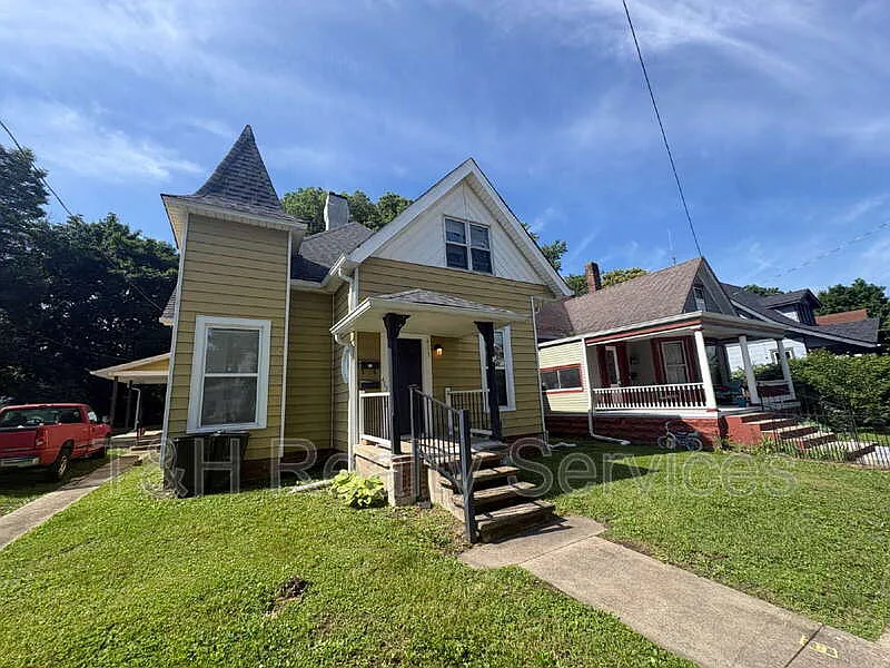 413 W Franklin St