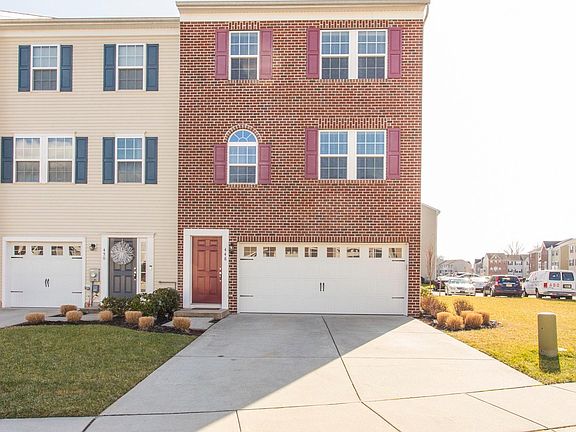 3rd image of 448 Dogwood Dr