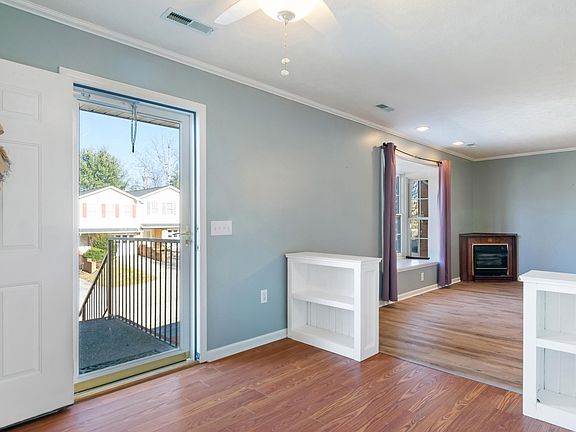 3rd image of 135 Justin Ln