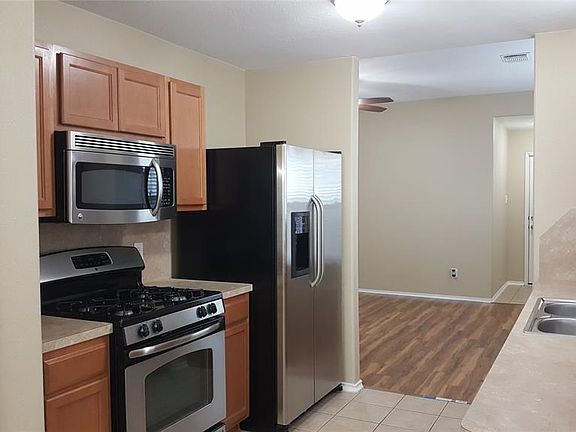 3rd image of 9106 Aurora Park Ln