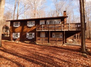 16 Mountain Glen Dr, Clifton, PA 18424