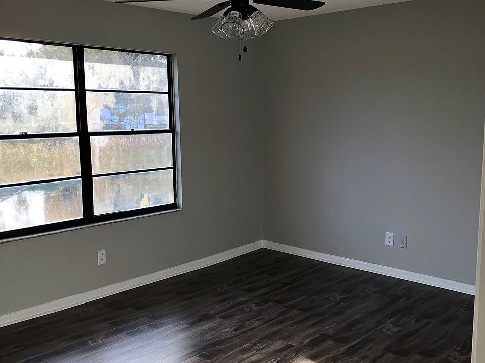 2nd image of 5145 Breckenridge Pl #32-1
