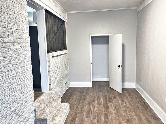 3rd image of 619 Maywood Dr