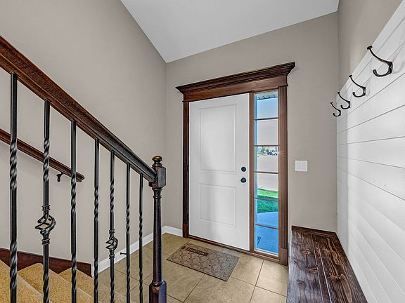 5th image of 2223 NW Chapel Ln