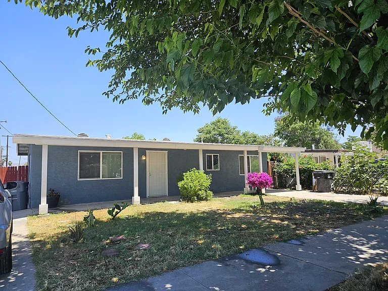 E Whittier Ave — Photo 21
