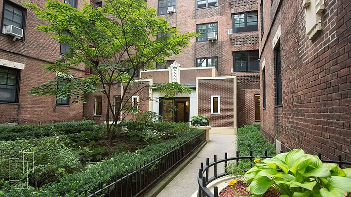 Sold by Garfield Realty  | media 34