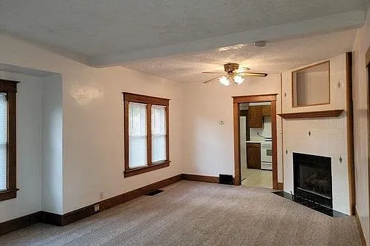 406 W 23rd Ave — Photo 3