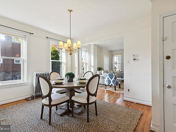 5th image of 627 Shawmont Ave