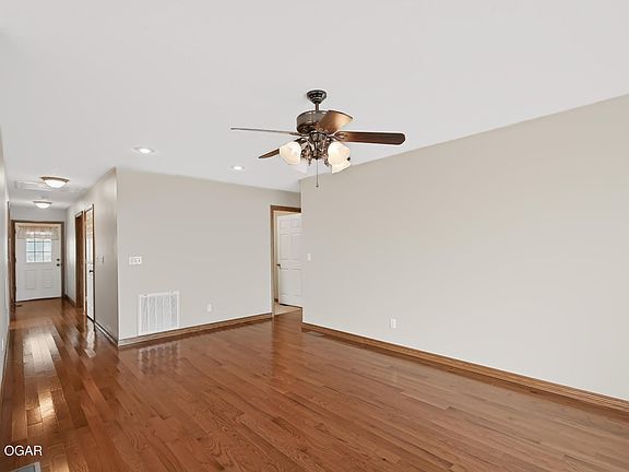 3rd image of 2515 Indiana Ave