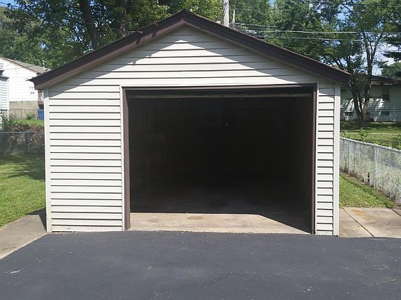 2nd image of 8525 Steve Ave