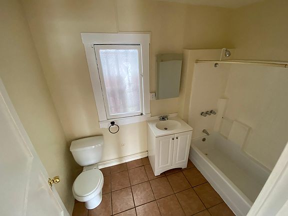 5th image of 603 W 42nd St
