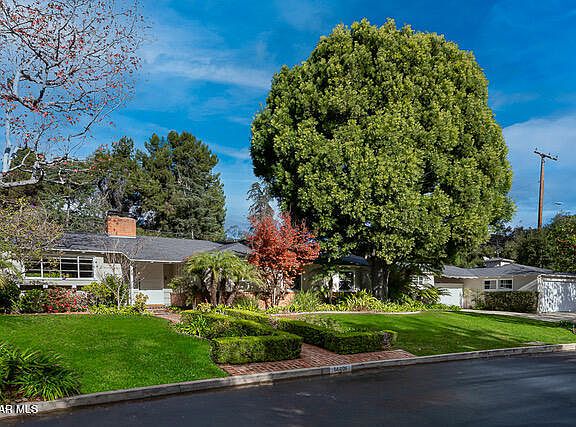 2nd image of 14401 Villa Woods Pl