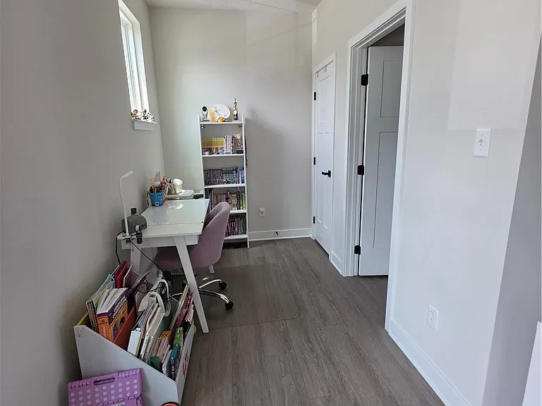 120 Crown St — Photo 9