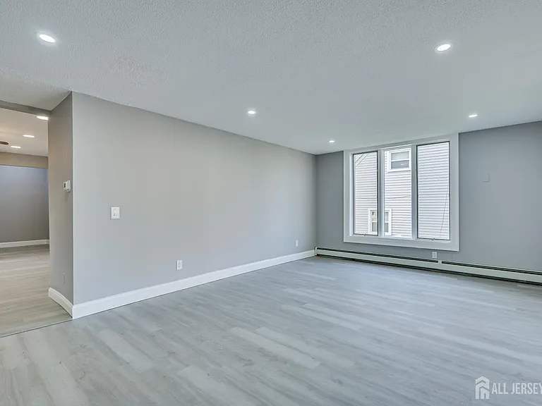 36 2nd Ave #A — Photo 6