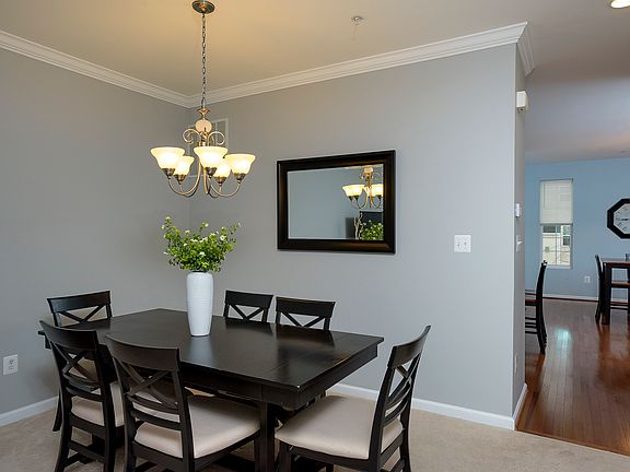 3rd image of 7517 Briargrove Ln