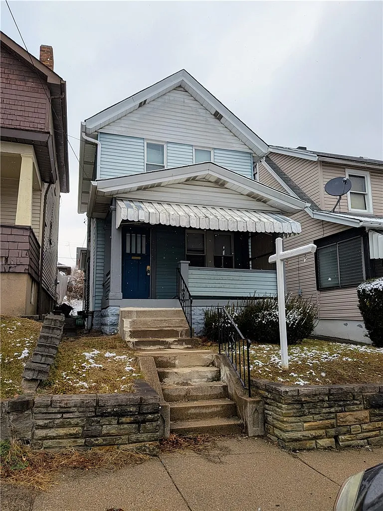 2805 Riverview St photo 1