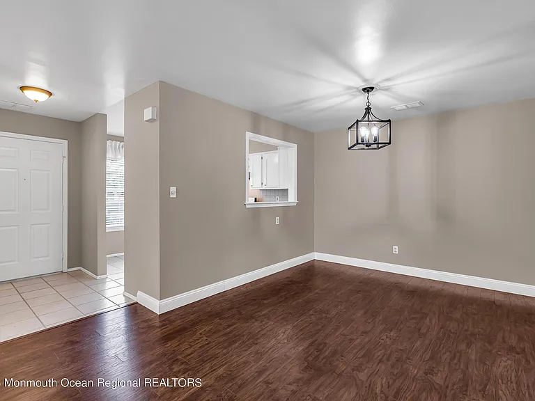 131 Wellington Ct #4-1 — Photo 11
