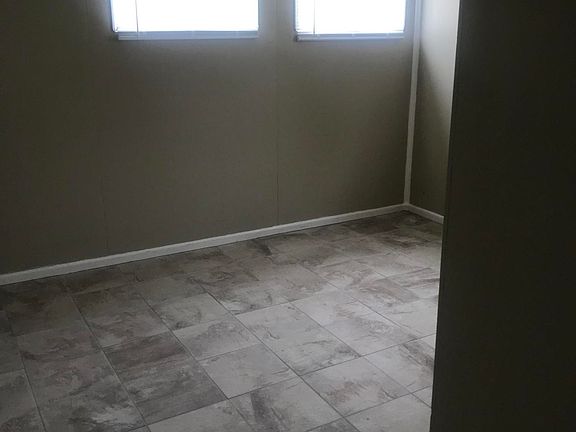 5th image of 4308 SE 15th Ave