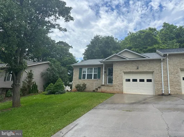 609 Cresthaven Ct, Front Royal, VA 22630