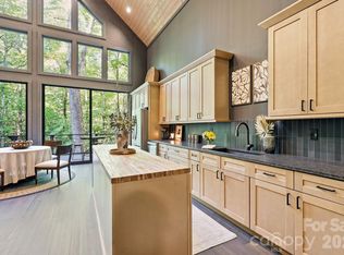 2272 Evans Rd, Hendersonville, NC 28739
