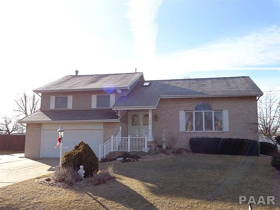 3rd image of 346 Whispering Oaks Dr