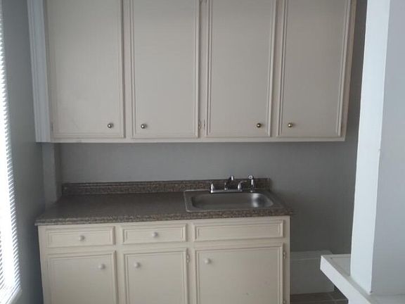 3rd image of 3100 Thomas Ave Unit A