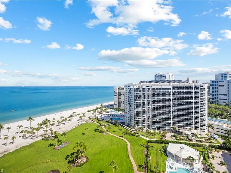 4021 Gulf Shore Blvd N #1804 — Photo 1