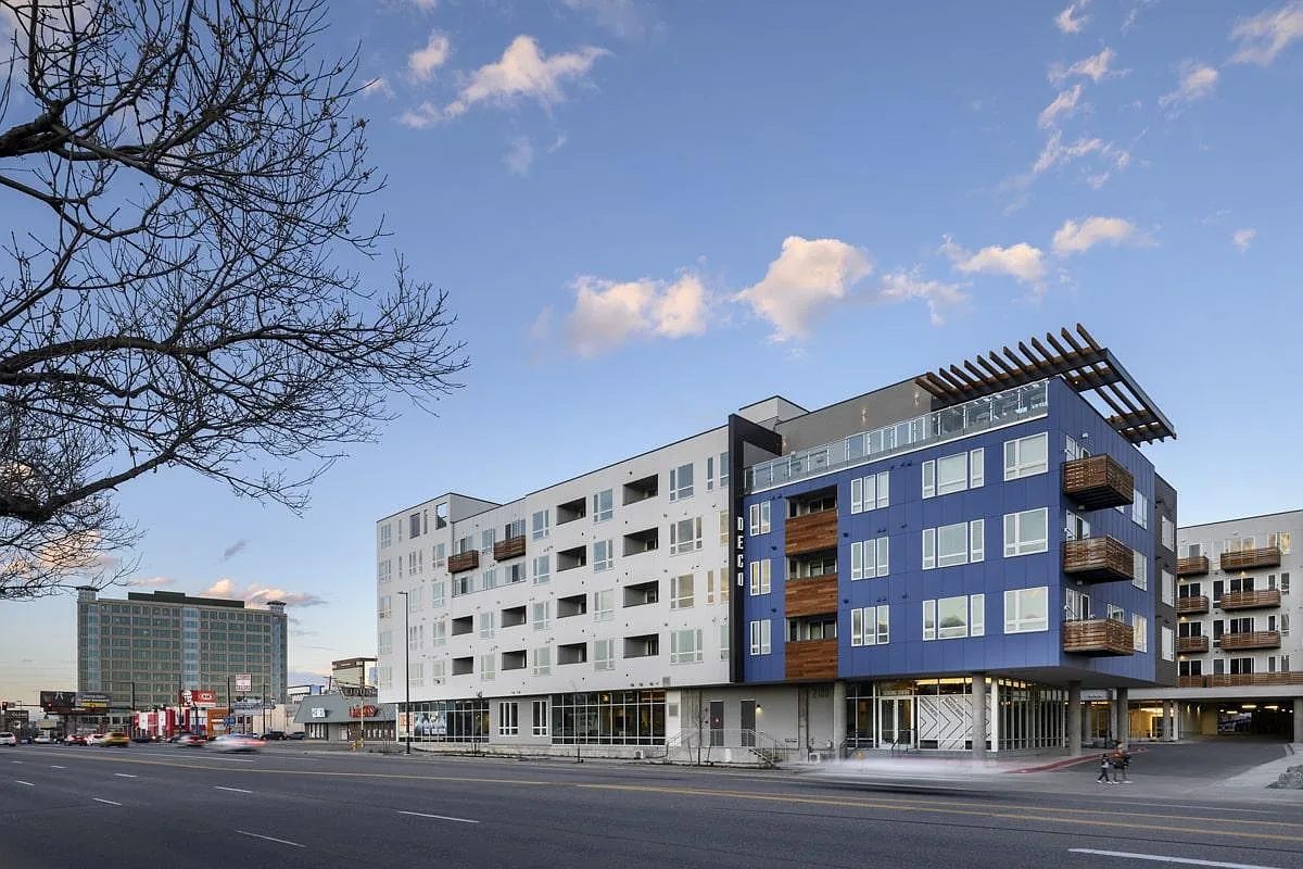 Deco Apartments — Photo 1