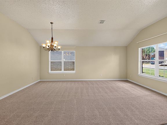 5th image of 501 Roundrock Ln