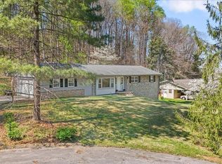 4 Okeechobee Dr, Johnson City, TN 37604