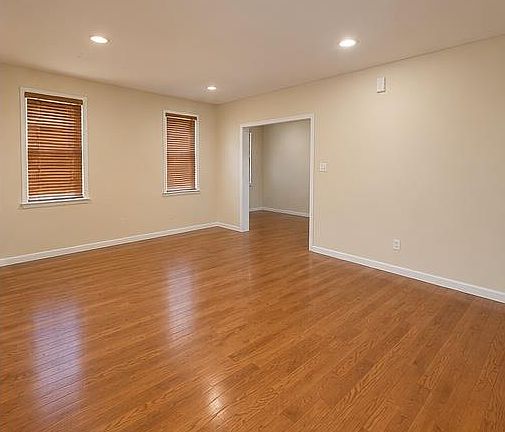 5th image of 18 Elizabeth Court