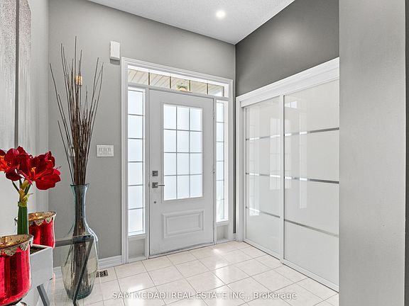 3rd image of 195 Holmes Cres