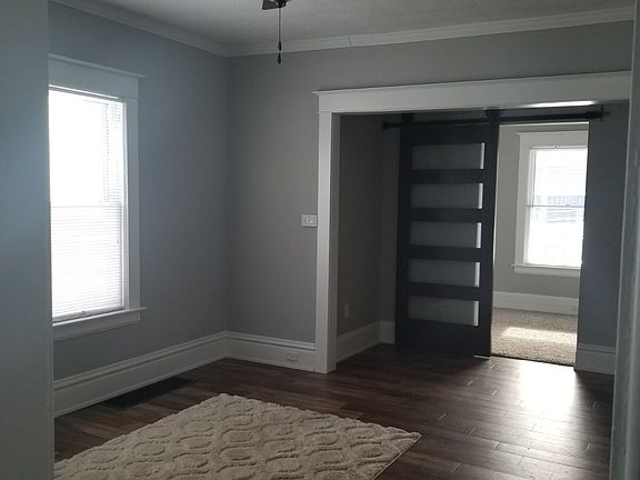 4th image of 903 Leonard St NW #1
