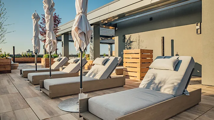 Rented by Nooklyn NYC LLC | media 47