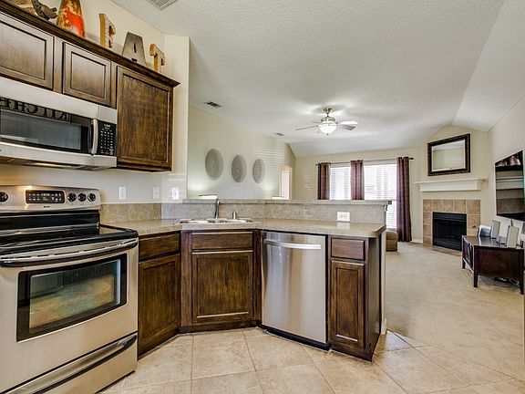 4th image of 10151 Cambridge Dr