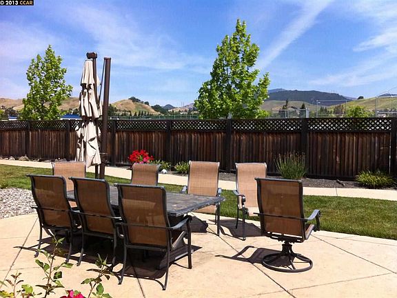4th image of 236 Gamay Ct