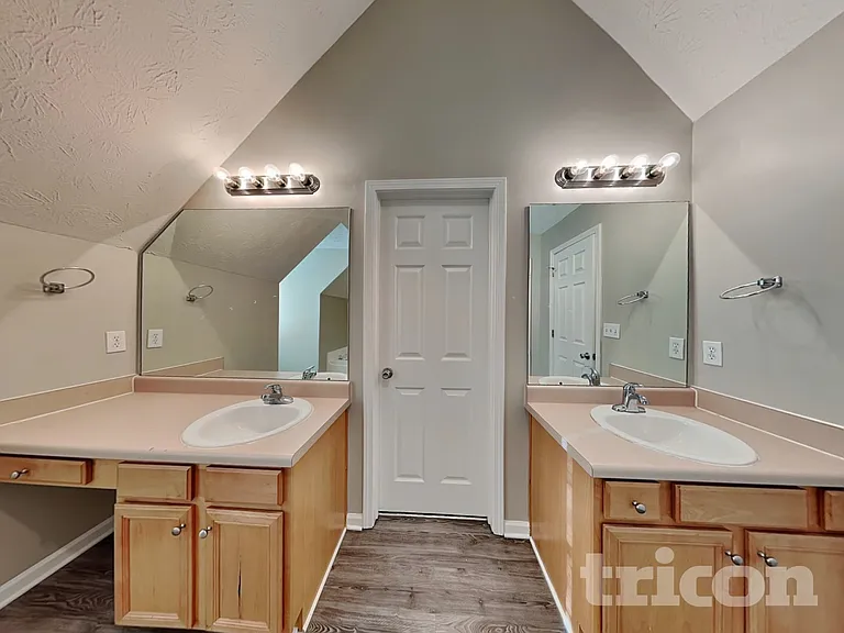 180 Prince Edward Way — Photo 10