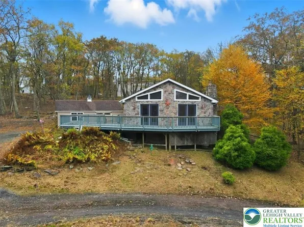 2318 Sunbird Ct, Henryville, PA 18332